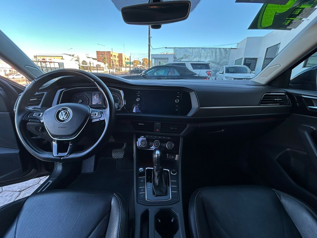 VOLKSWAGEN JETTA HIGHLINE 2019